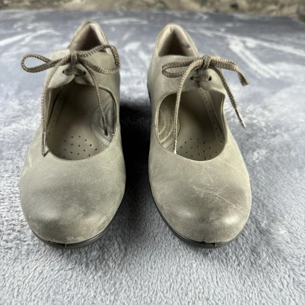 Ecco sculptured mary
